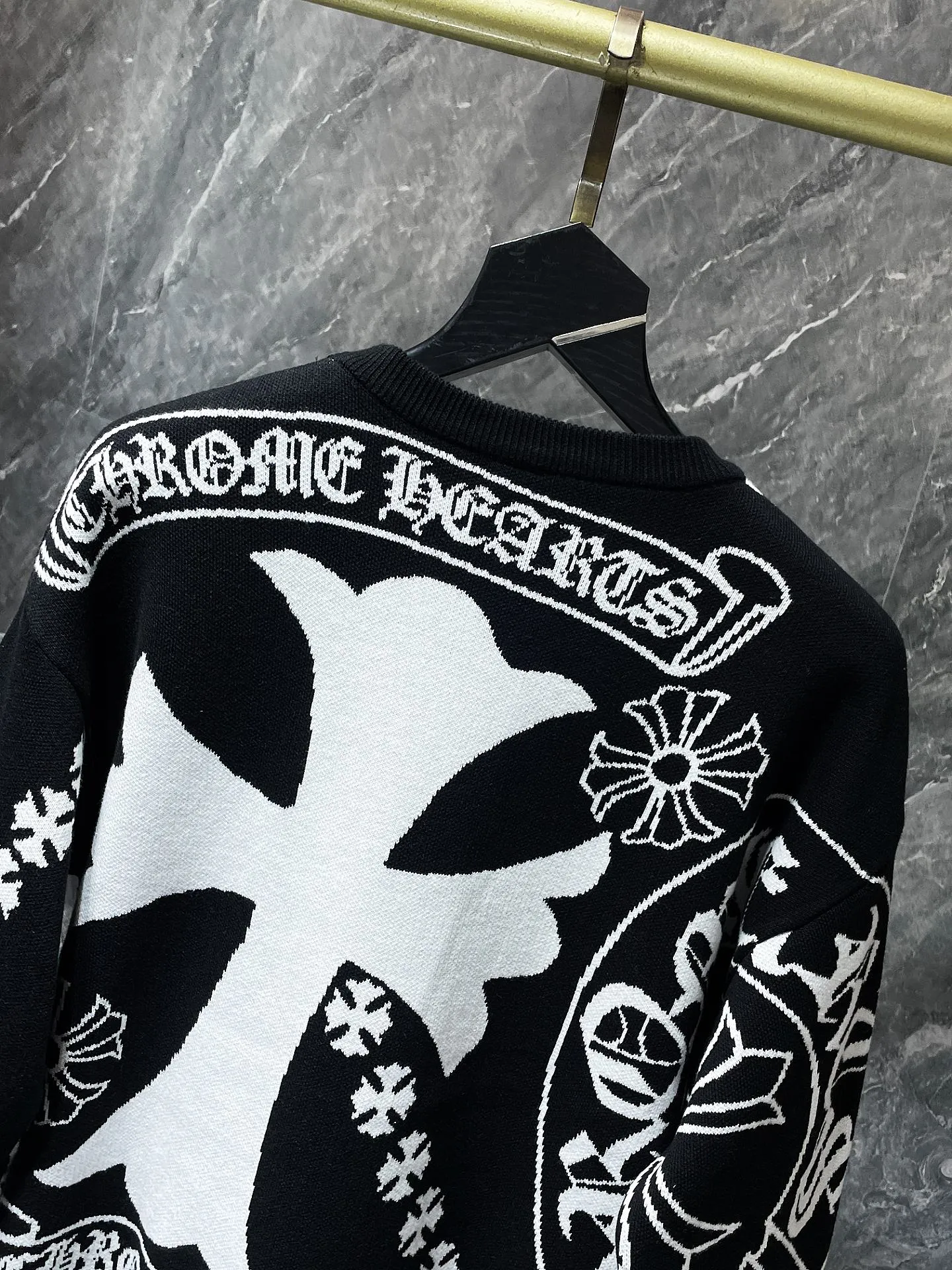 P256 Chrome Hearts🍁Autumn and winter sweater series🍁 Horse hoof full-body jacquard thickened crew neck sweater. Selected high-quality wool blended knitted fabric. Adopt Tajima machine embroidery process. Non-common version on the market. Fashionable high-street must-have for men and women. Recommended color: black. Size: S, M, L, XL